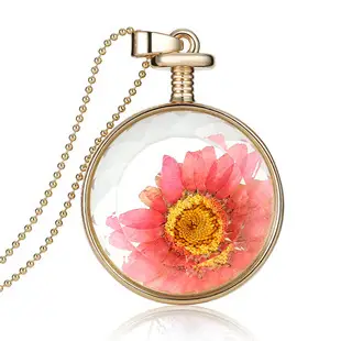 Dried Floral Crossbody Necklace with Gold Chain — feature 2