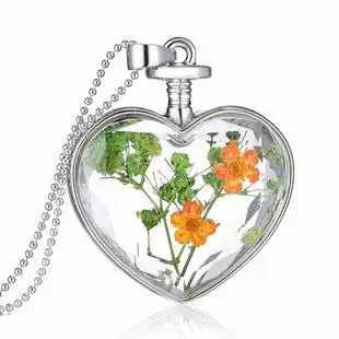 Dried Floral Crossbody Necklace with Gold Chain — feature 3