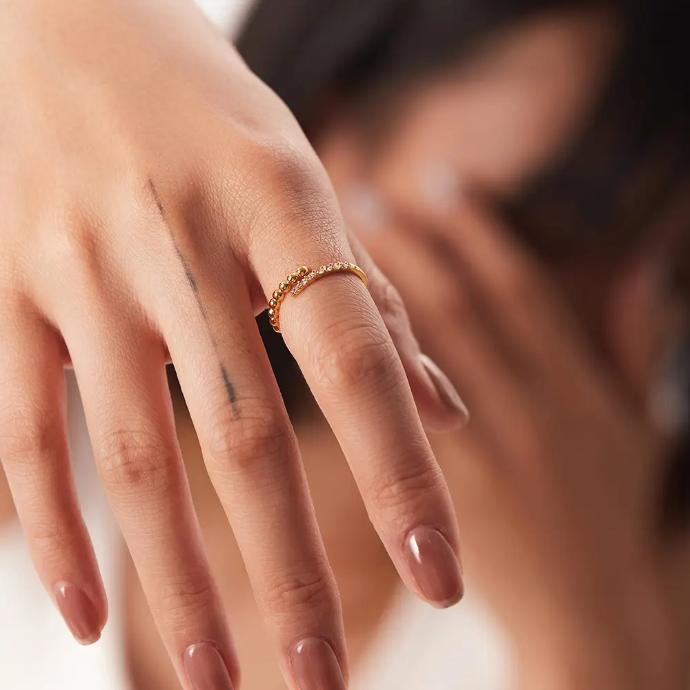 18K Gold Inlay White Diamond Ring for Women - Image 4