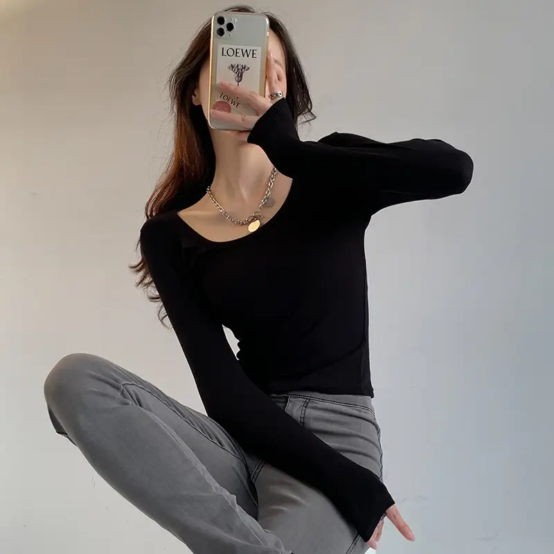 Women's White Long Sleeve Round Neck T-Shirt - Image 7