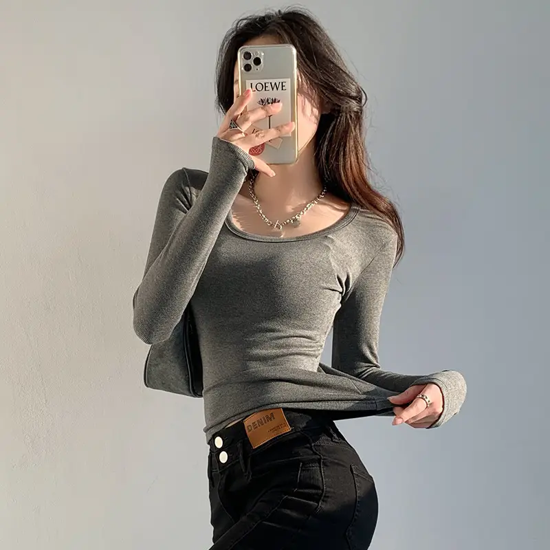 Women's White Long Sleeve Round Neck T-Shirt - Image 5