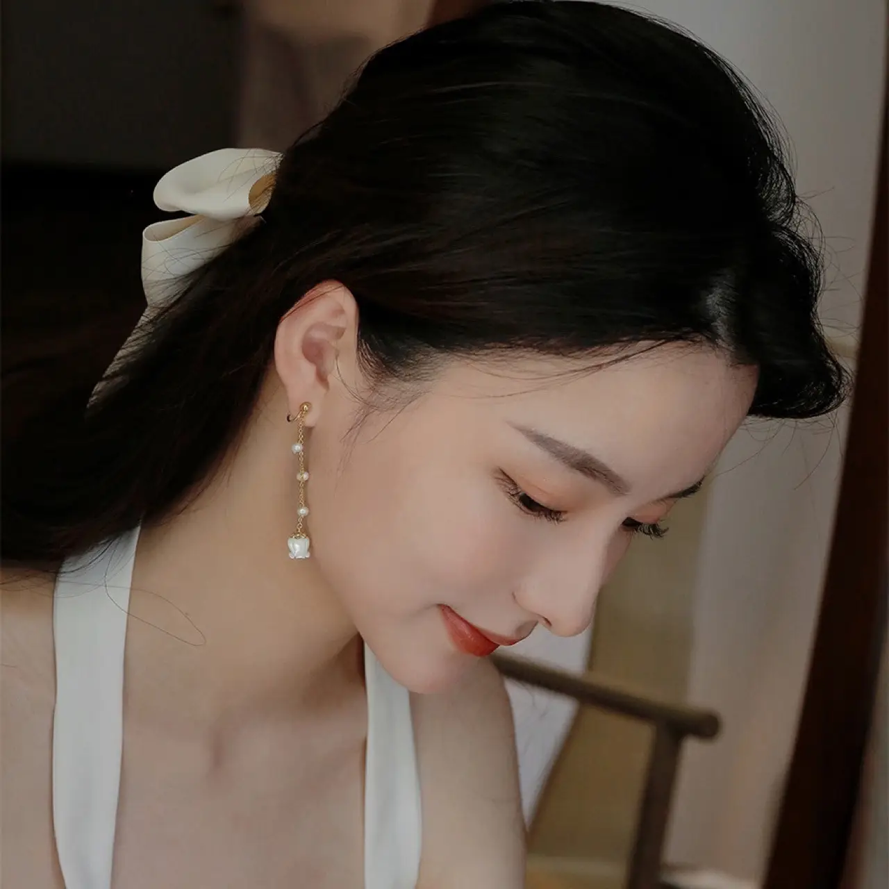 Natural Pearl Earrings with Mosquito Repellent & Anti-Drop Design — feature 6