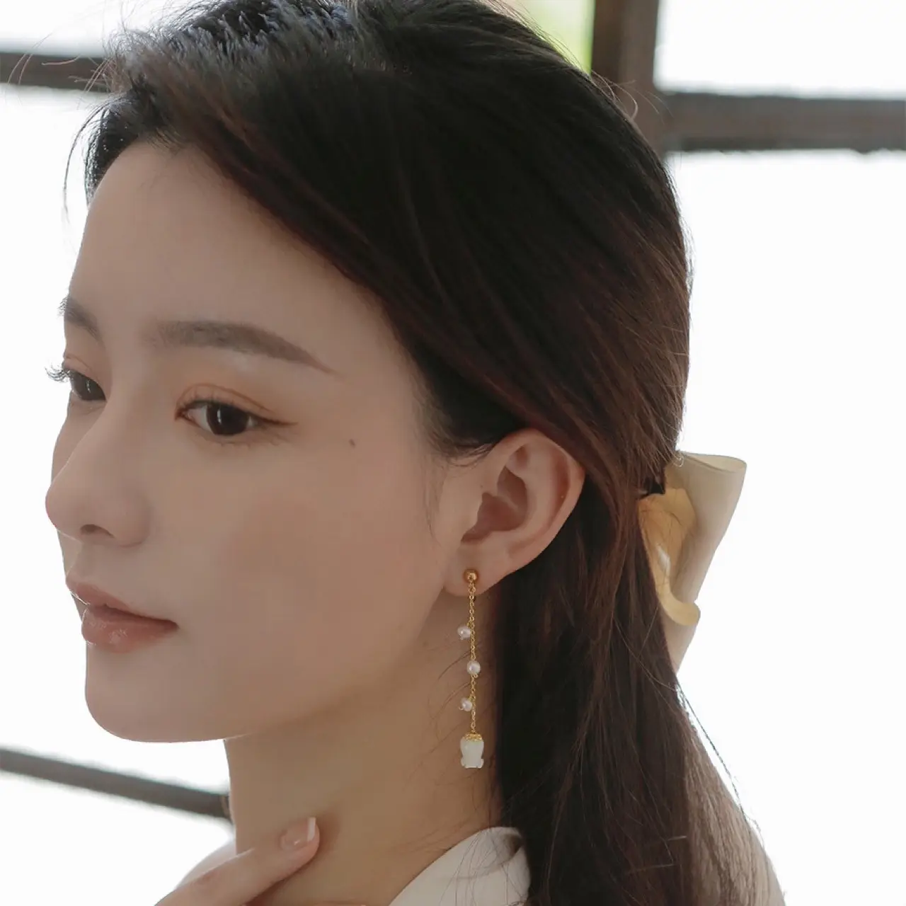Natural Pearl Earrings with Mosquito Repellent & Anti-Drop Design — feature 9