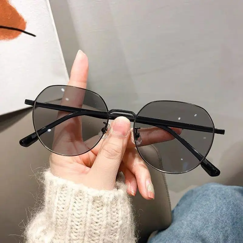 Women Korean Style Color-changing Sunglasses Anti-blue High-definition - Image 2