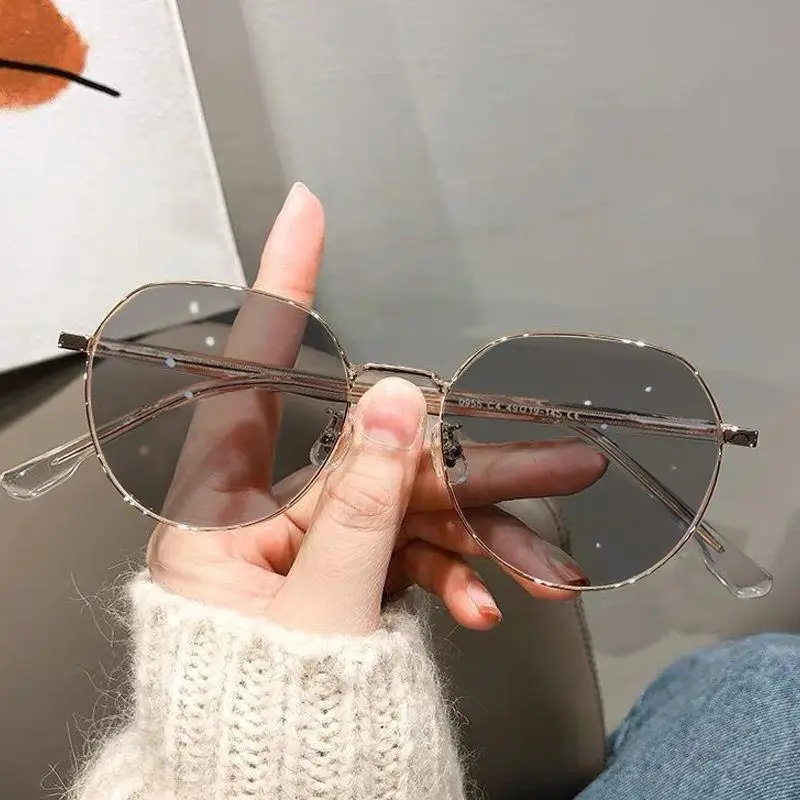 Women Korean Style Color-changing Sunglasses Anti-blue High-definition - Image 3