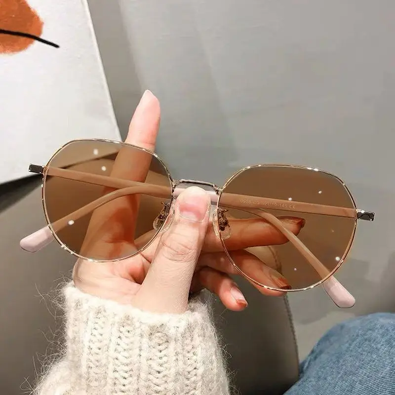 Women Korean Style Color-changing Sunglasses Anti-blue High-definition - Image 4