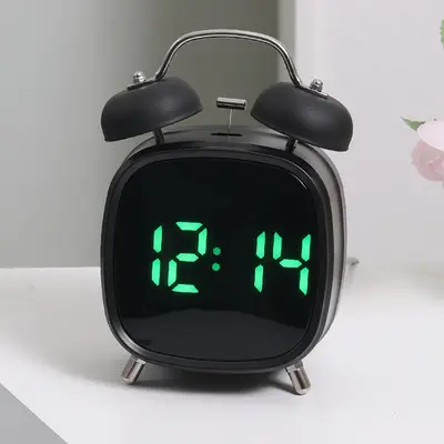 Digital Alarm Clock with Rainbow Design 0725 — feature 12