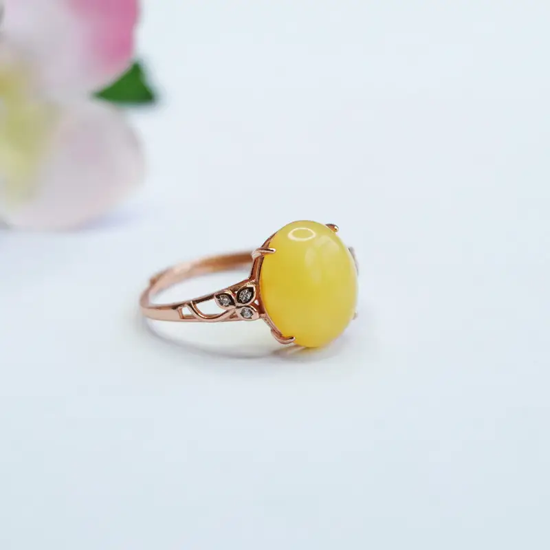 Guan Yu Inlaid Amber Ring Yellow Honey Design - Image 4