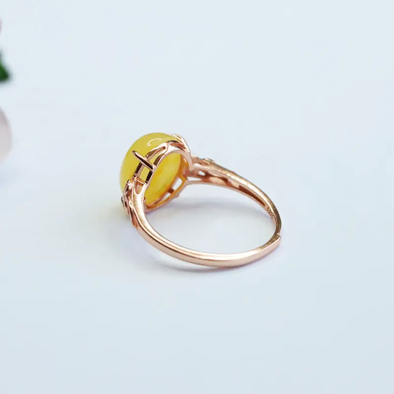 Guan Yu Inlaid Amber Ring Yellow Honey Design — feature 7