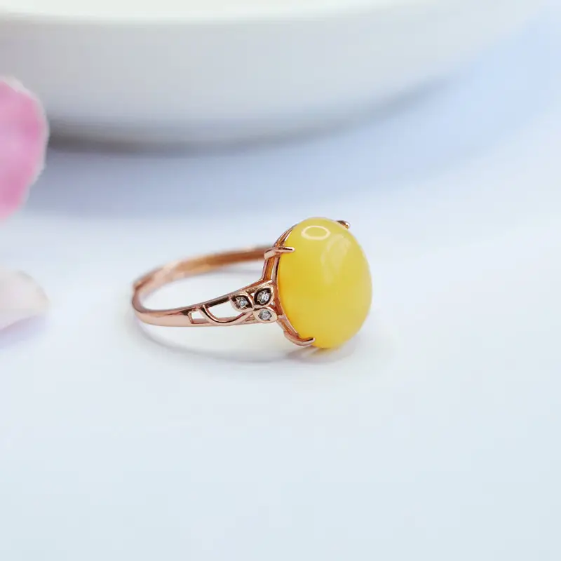 Guan Yu Inlaid Amber Ring Yellow Honey Design — feature 9