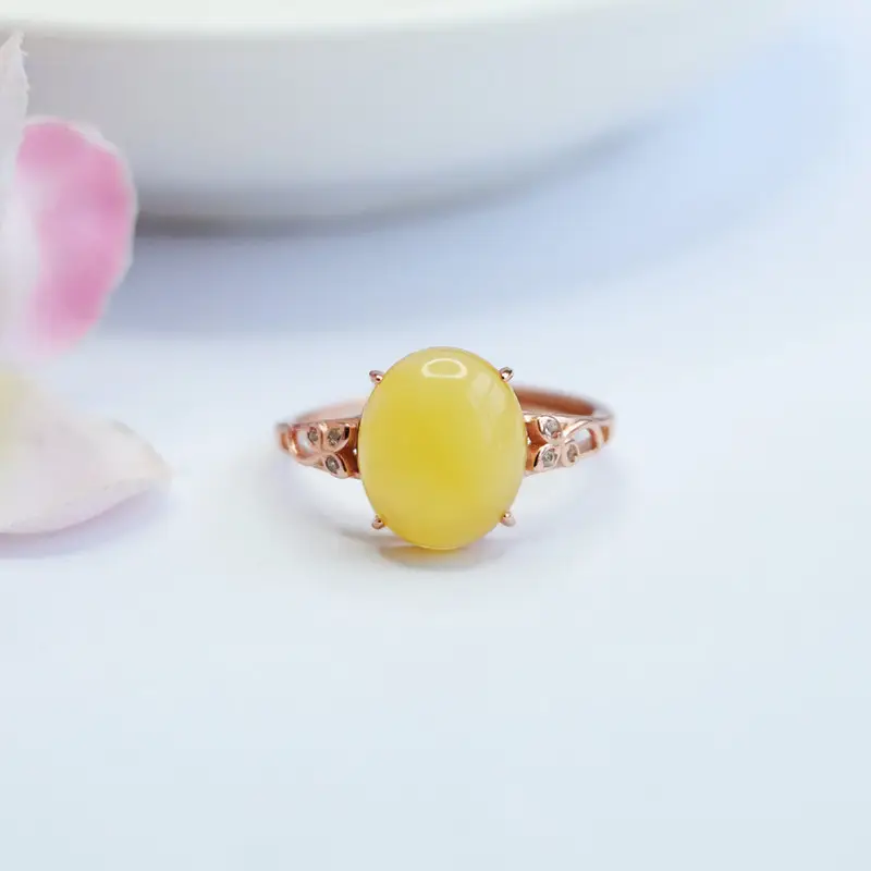 Guan Yu Inlaid Amber Ring Yellow Honey Design — feature 8