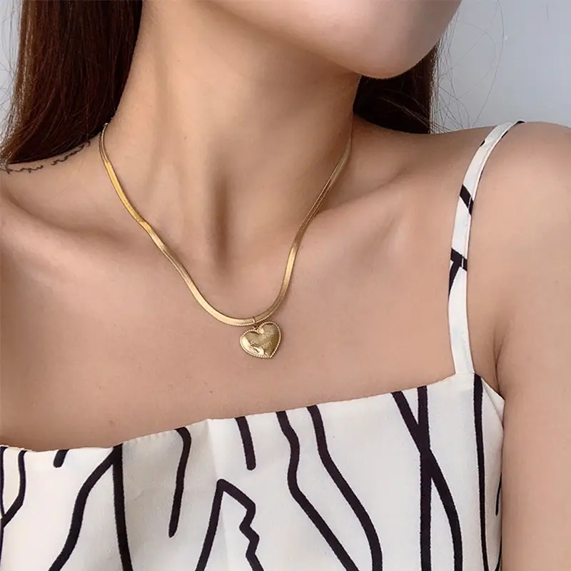 Golden Heart Clavicle Necklace for Women - Image 2