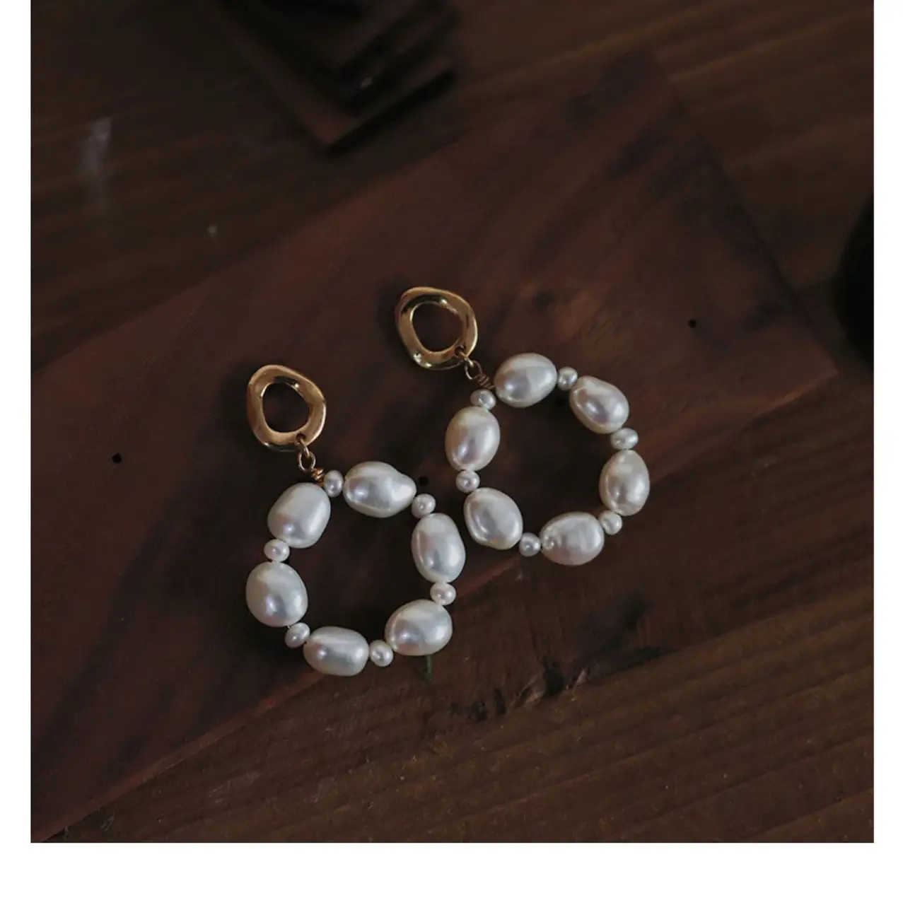 Pearl Stud Earrings for Women Retro Freshwater Design — feature 6