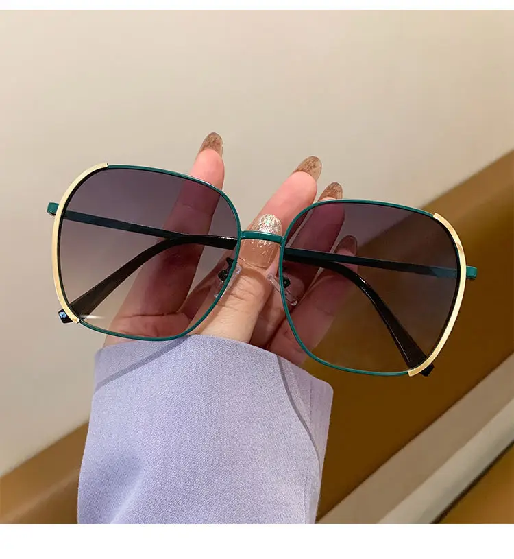 Women's Korean Style Gradual Color Sunglasses with Anti-UV Protection — feature 12