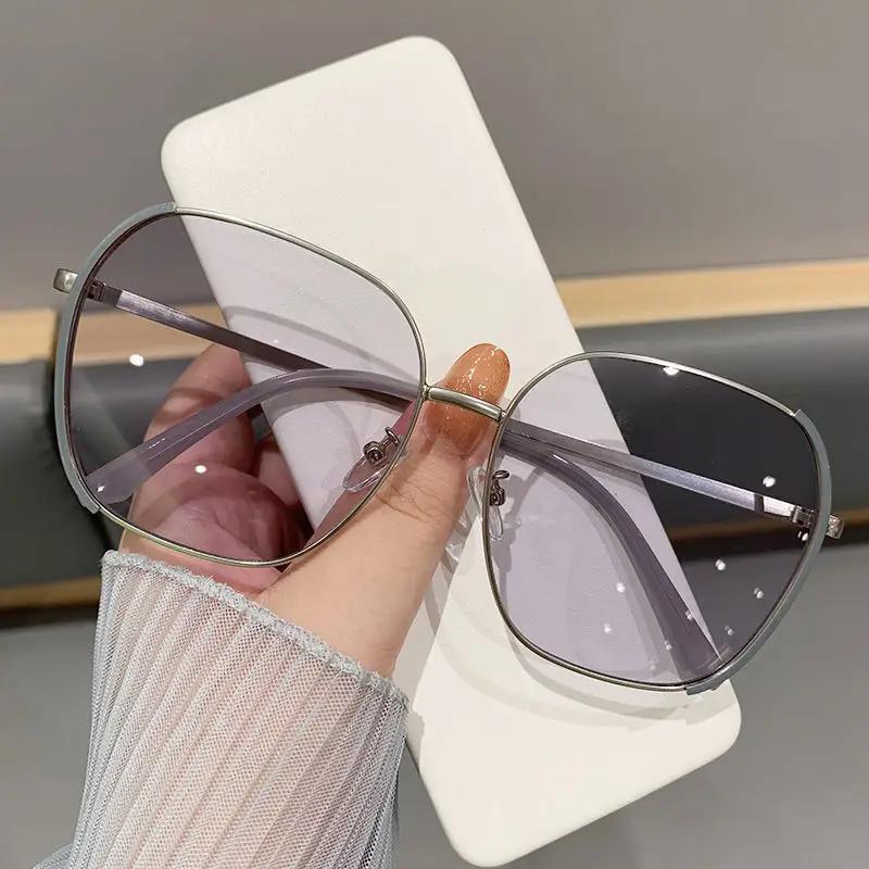 Women's Korean Style Gradual Color Sunglasses with Anti-UV Protection — feature 16