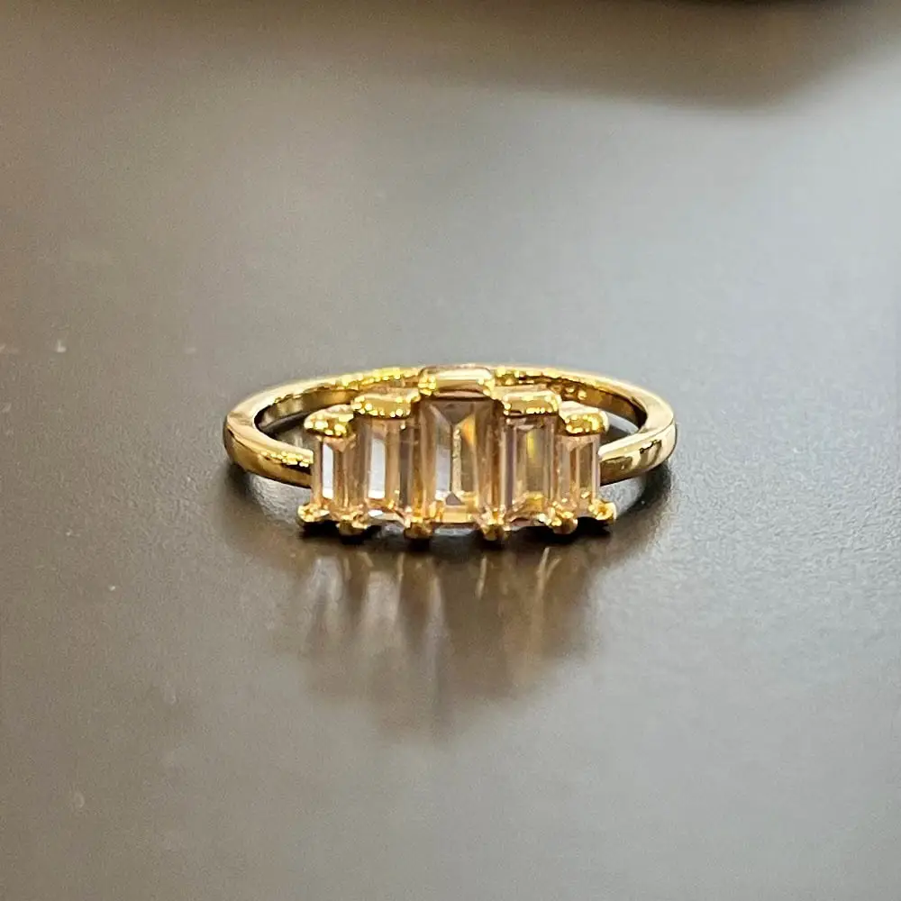 Cao Shi Zircon Finger Ring Light Luxury Stacked Design — feature 6