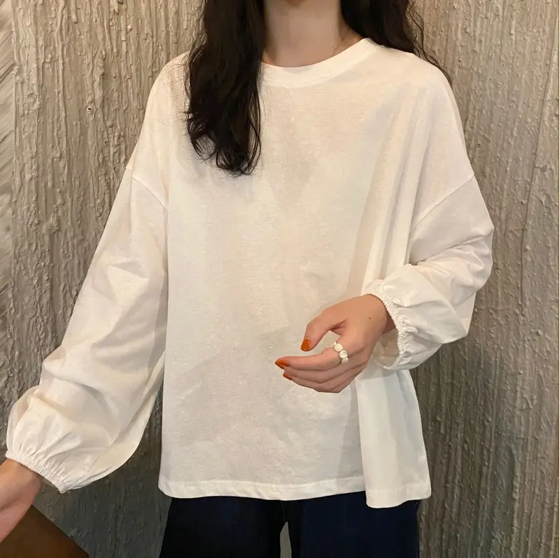 Women's Green Loose Pullover T-Shirt with Long Sleeve Lantern Design — feature 9
