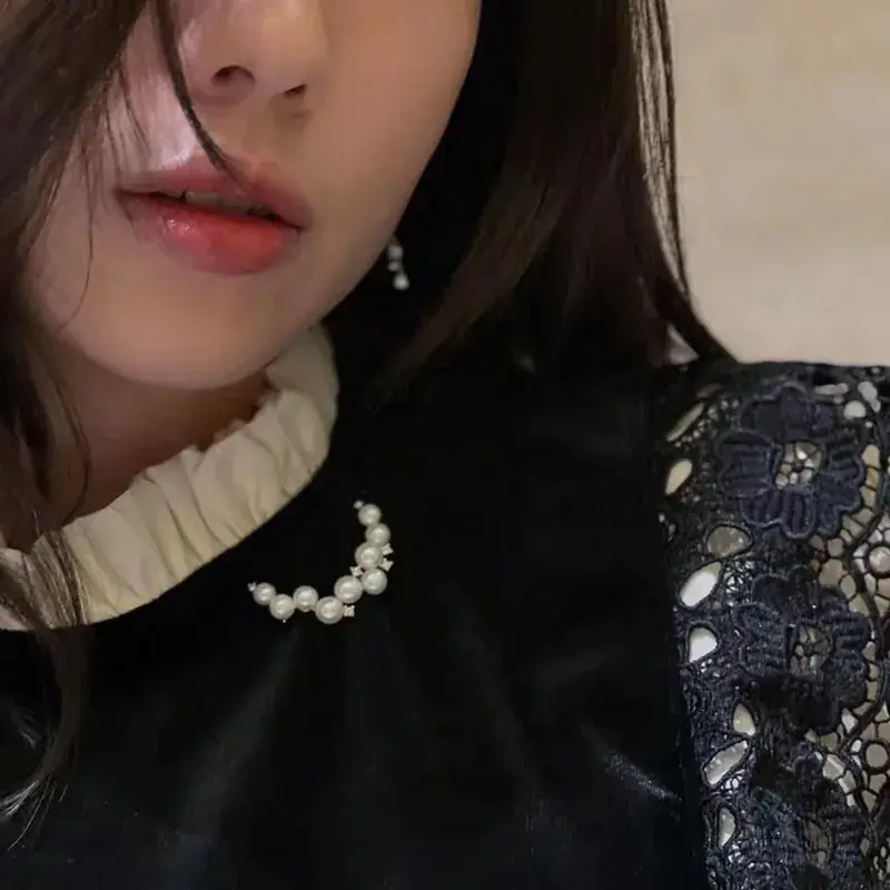 Elegant Pearl Moon Brooch for Women - Image 3