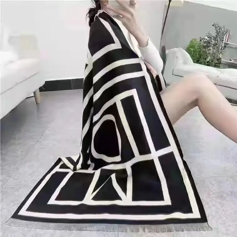 Women's Korean Style Warm Scarf Black White Double Sided - Image 2