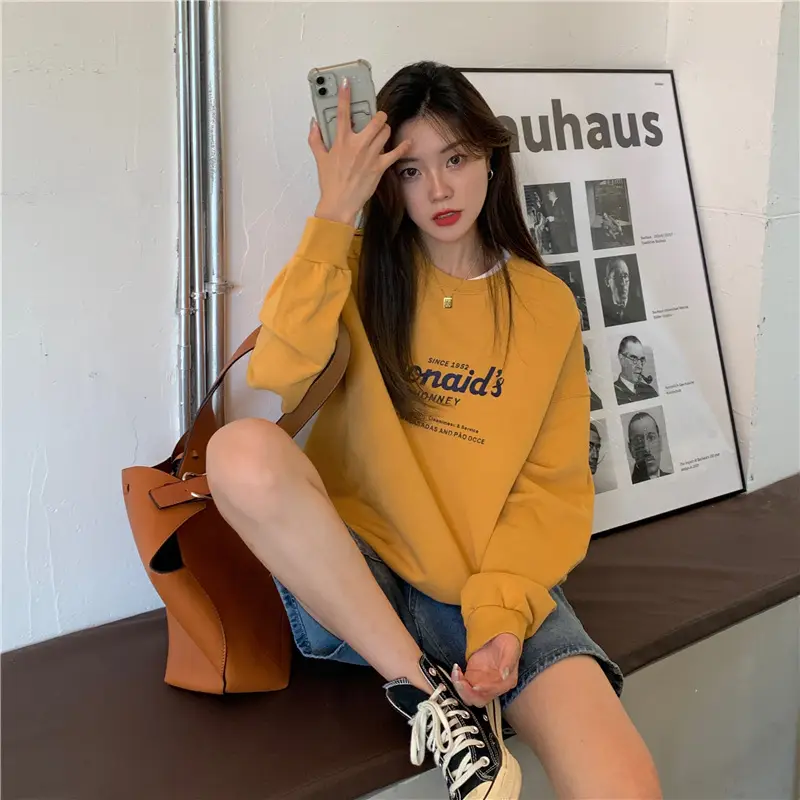 2022 Women Raglan Back Printed Sweatshirt Yellow — feature 31