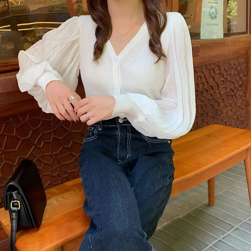 Women's V-Neck Chiffon Sleeveless Sweater 2023 - Image 3