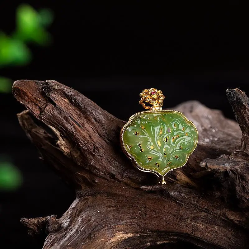 S925 Gold Inlaid Heart Shaped Jade Necklace