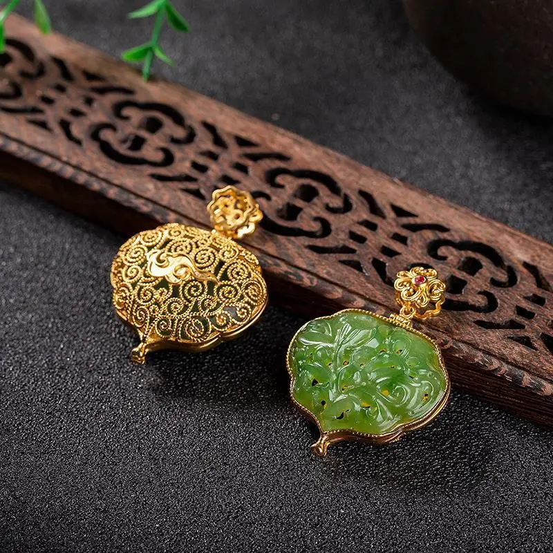 S925 Gold Inlaid Heart Shaped Jade Necklace