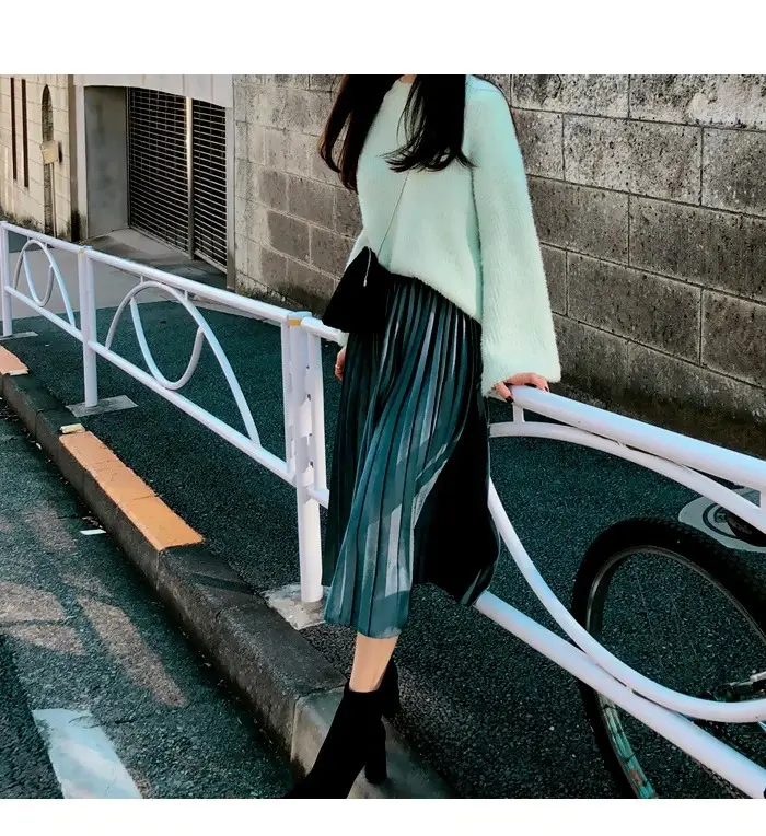 Gold Velvet Pleated Skirt Mid Length A-Line — feature 24