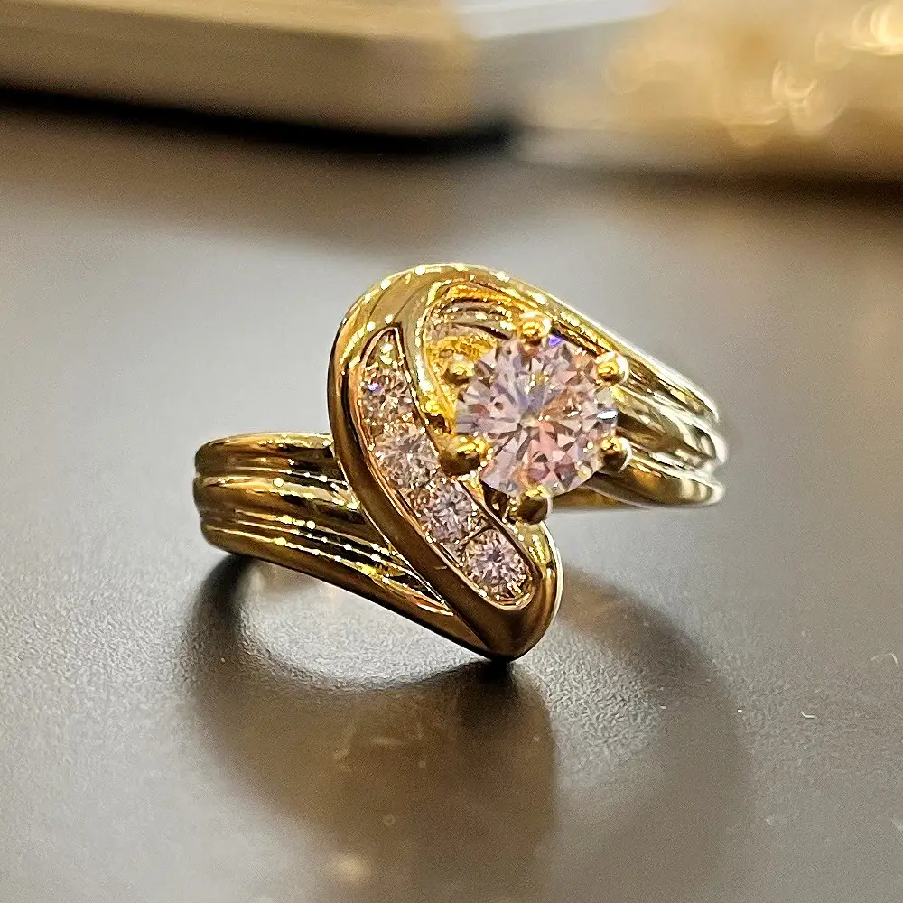 Twisted Zircon Women's Ring Gold Plated - Image 4