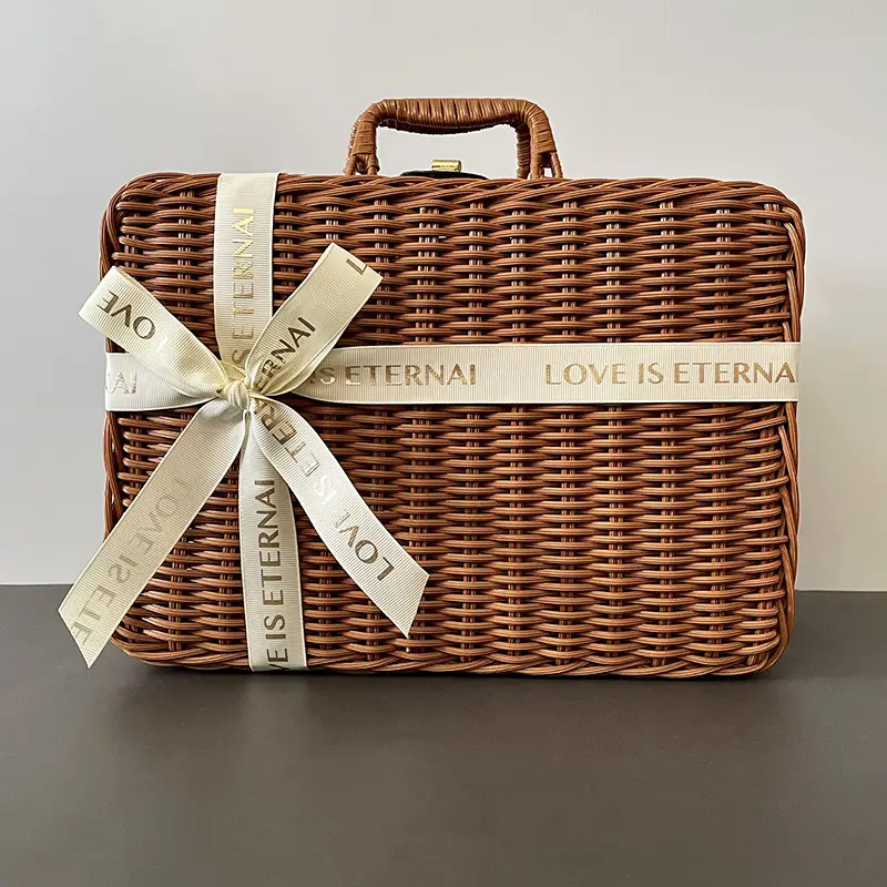 Vintage Woven Gift Box for Wedding & Outdoor Use - Image 3