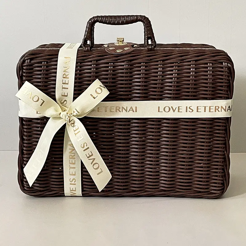 Vintage Woven Gift Box for Wedding & Outdoor Use - Image 9