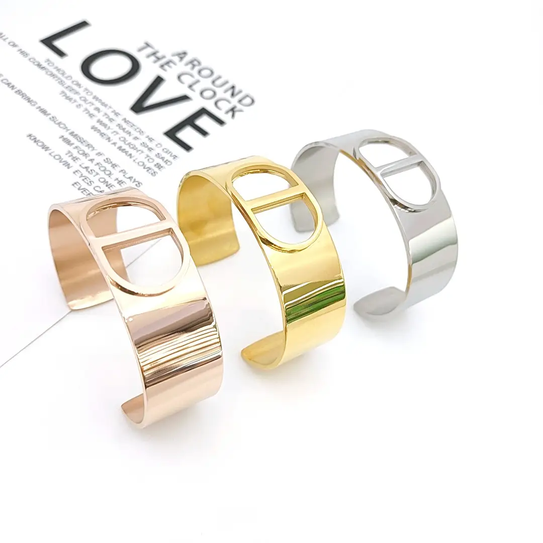 Titanium Bracelet with Diamond Set for Women — feature 16