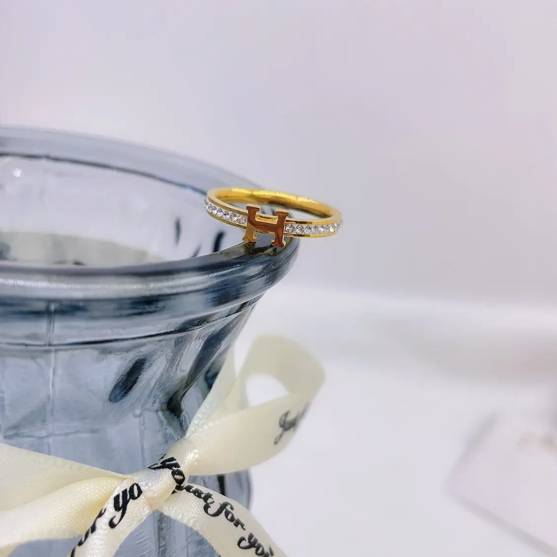Titanium Bracelet with Diamond Set for Women — feature 4