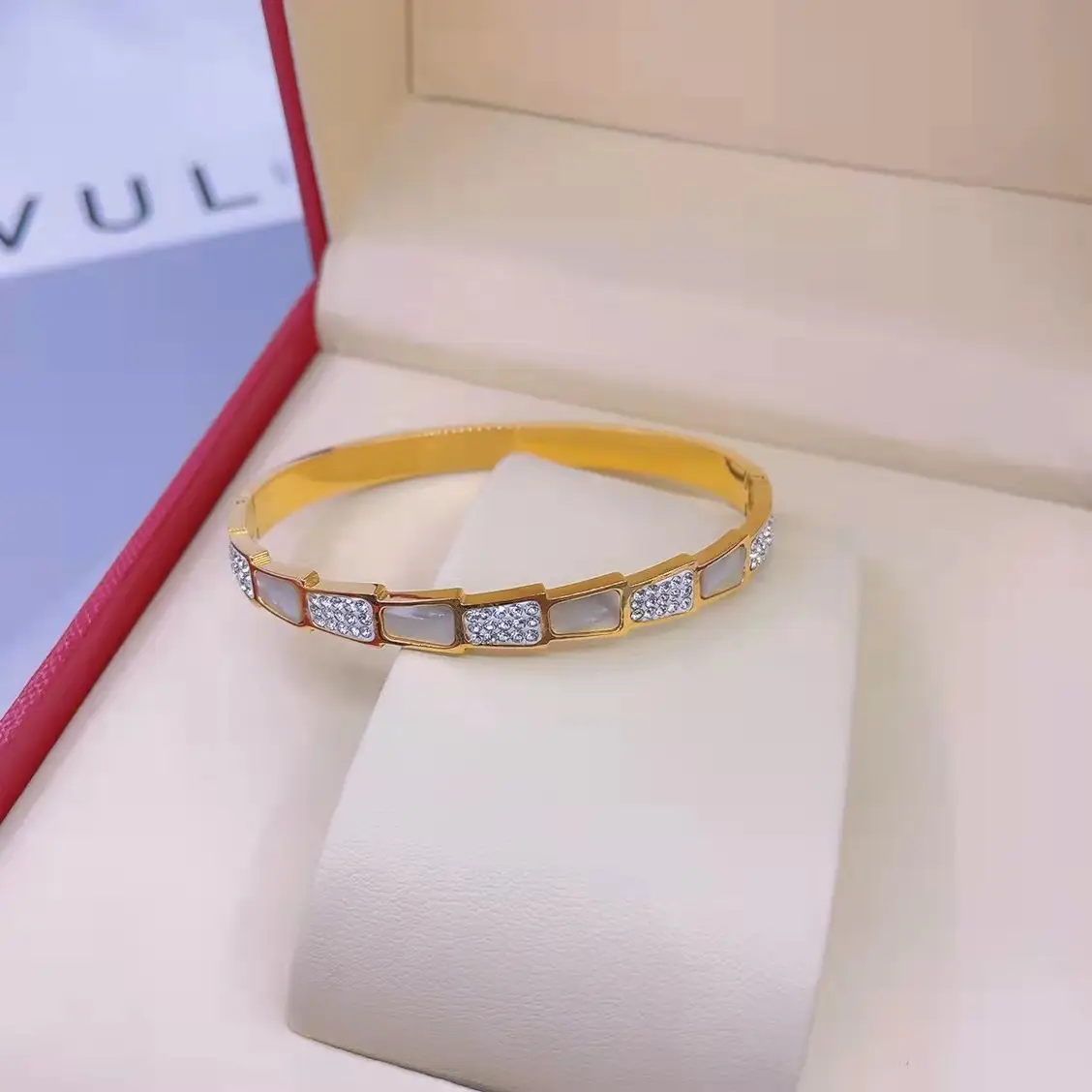 Titanium Bracelet with Diamond Set for Women - Image 10