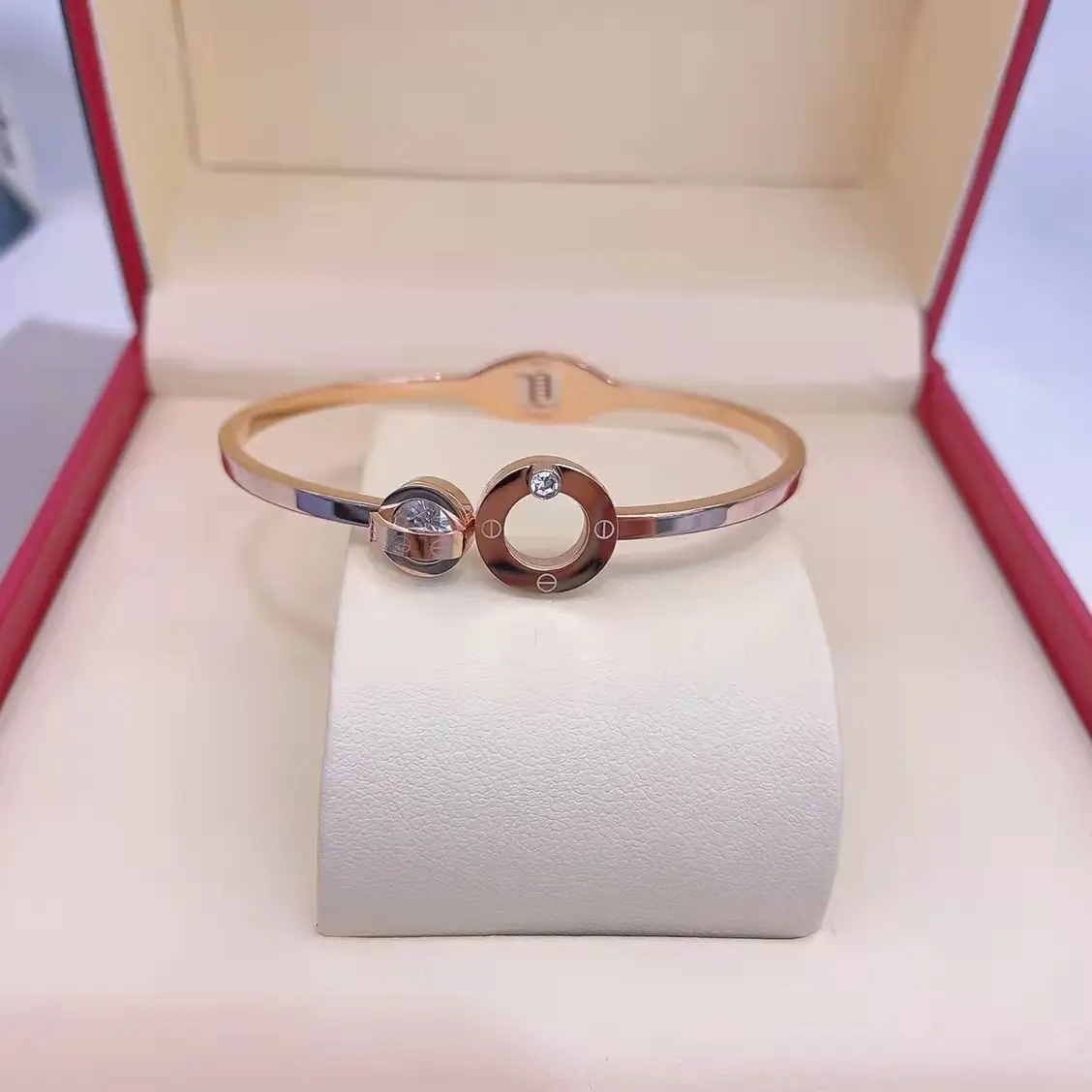 Titanium Bracelet with Diamond Set for Women - Image 20