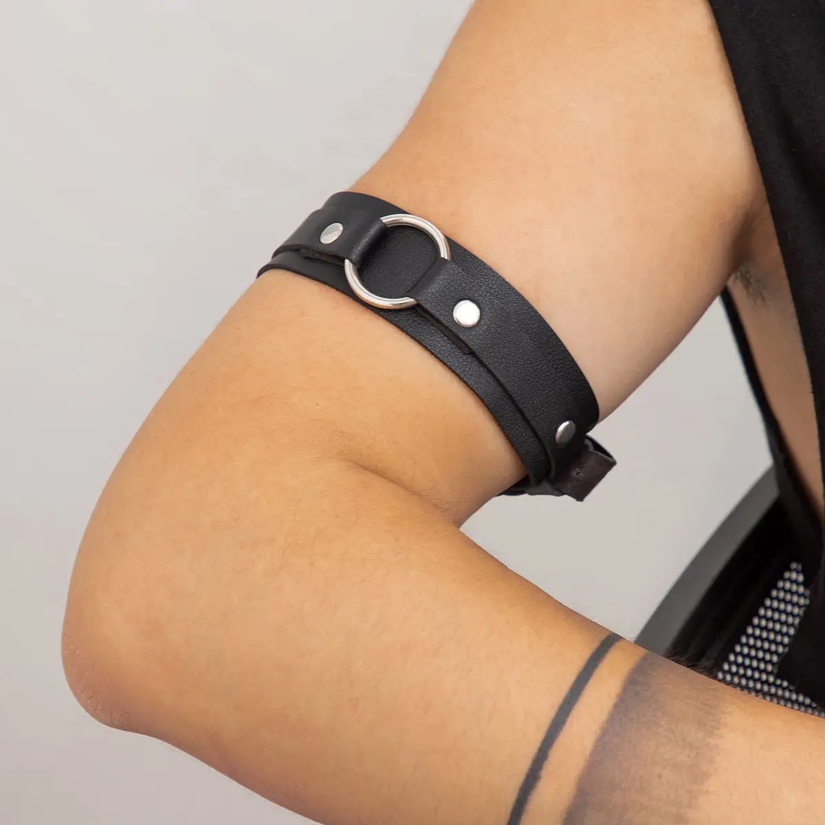 PU Buckle Adjustable Arm Chain Bracelet for Men - Image 4