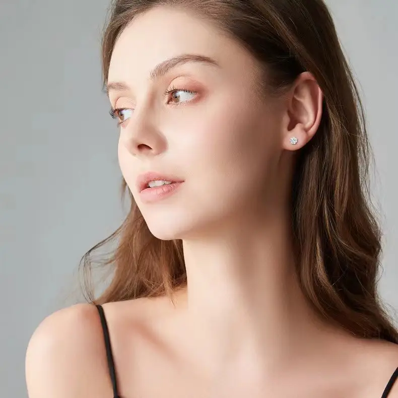 Sterling Silver Earrings for Women Light Luxury Six-Claw Design - Image 3