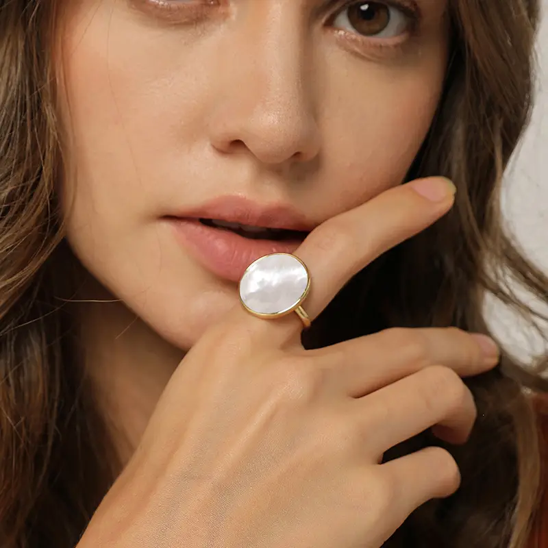 Retro Shell Round Gold Ring for Women - Image 5