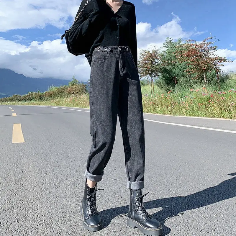 Women's Slim Fit Cropped Jeans with High Waist & Radish Wash - Image 3
