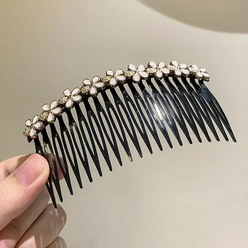 Pearl Hair Comb with Gold Plated Design - Image 4