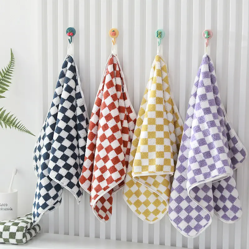 Coral Fleece Checkerboard Bath Towel Large Soft Absorbent - Image 9