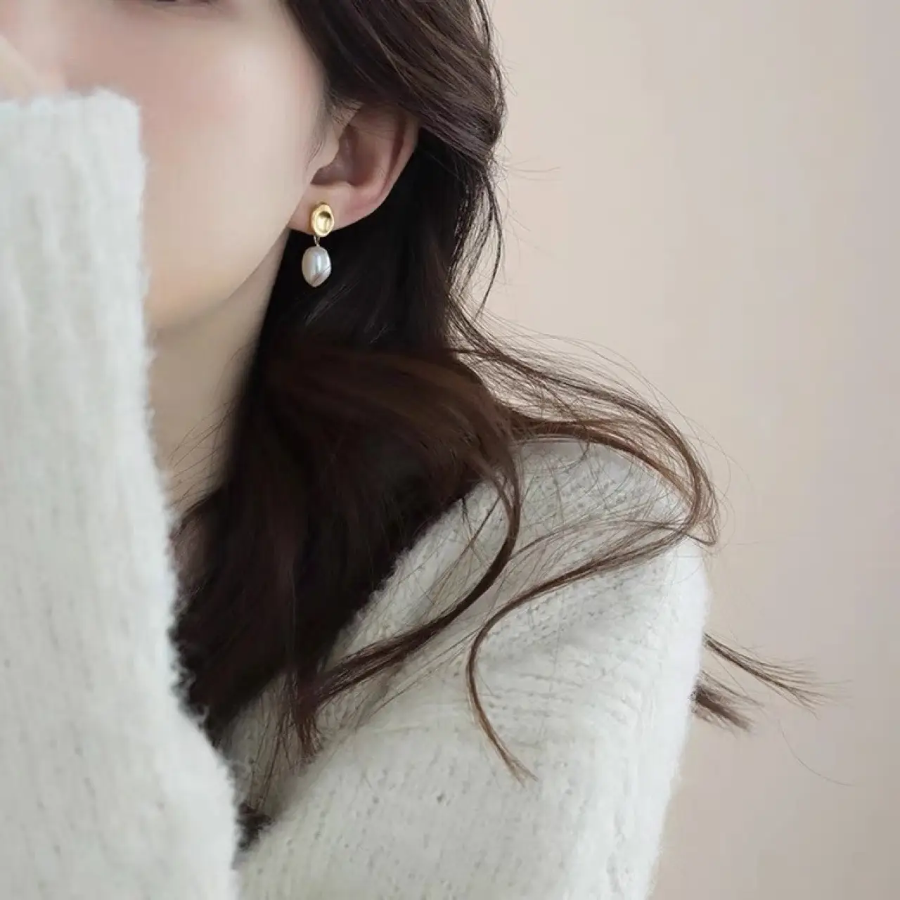 Natural Pearl Earrings with Gold Plated Needle Design