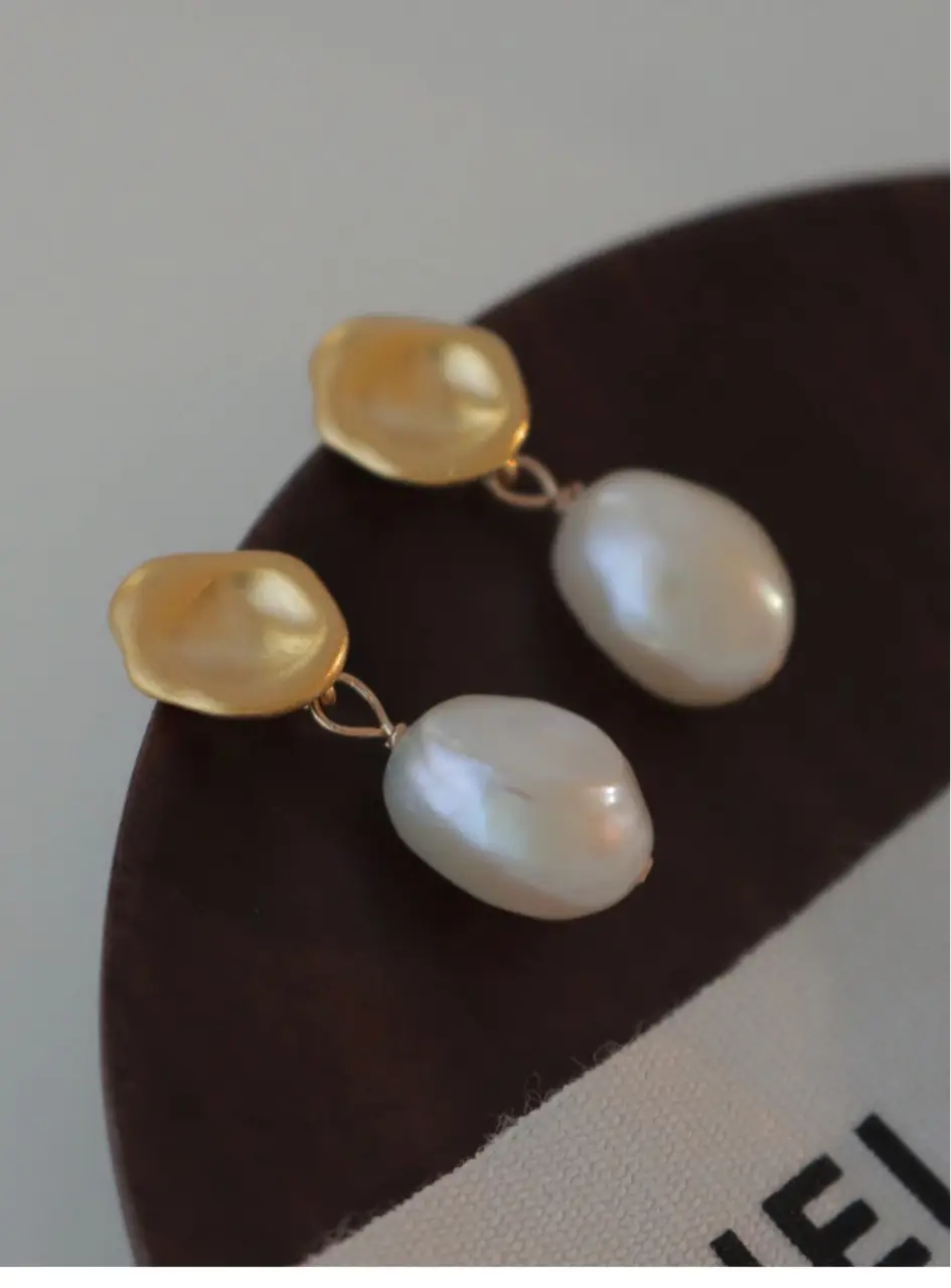 Natural Pearl Earrings with Gold Plated Needle Design — feature 6