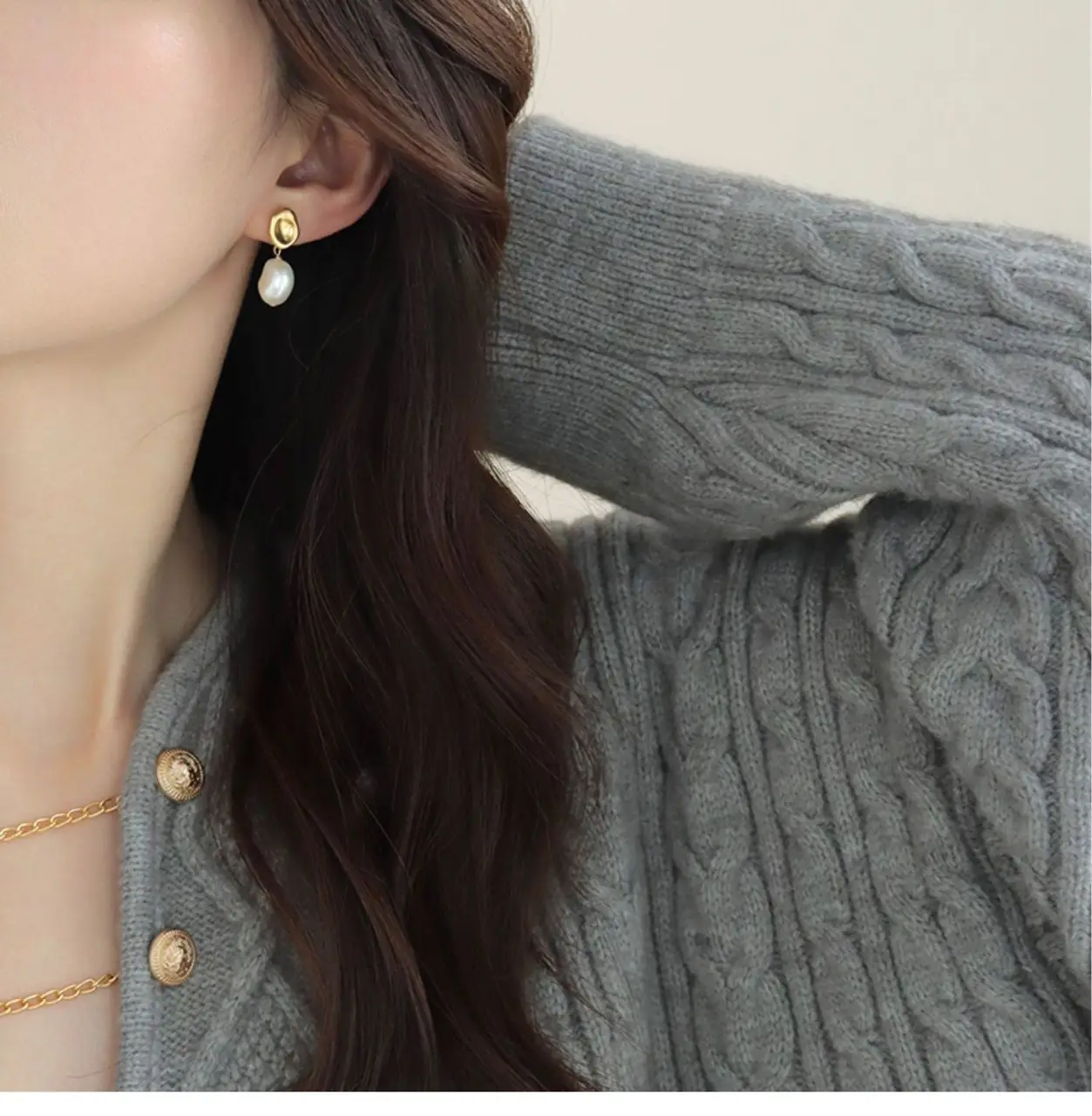 Natural Pearl Earrings with Gold Plated Needle Design — feature 8