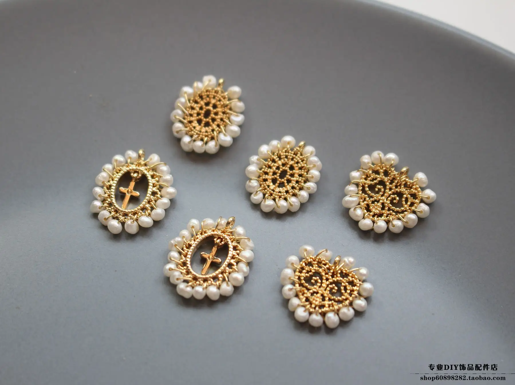 Golden Apple Design Winding Earrings Bracelet Set — feature 2