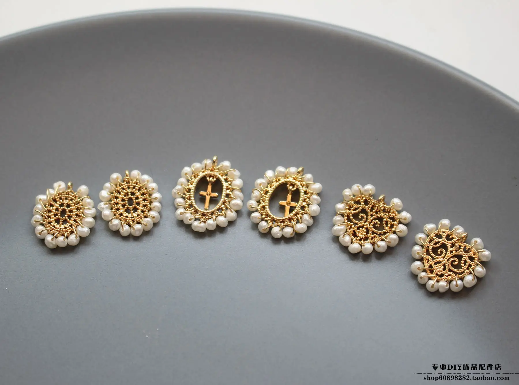 Golden Apple Design Winding Earrings Bracelet Set — feature 3