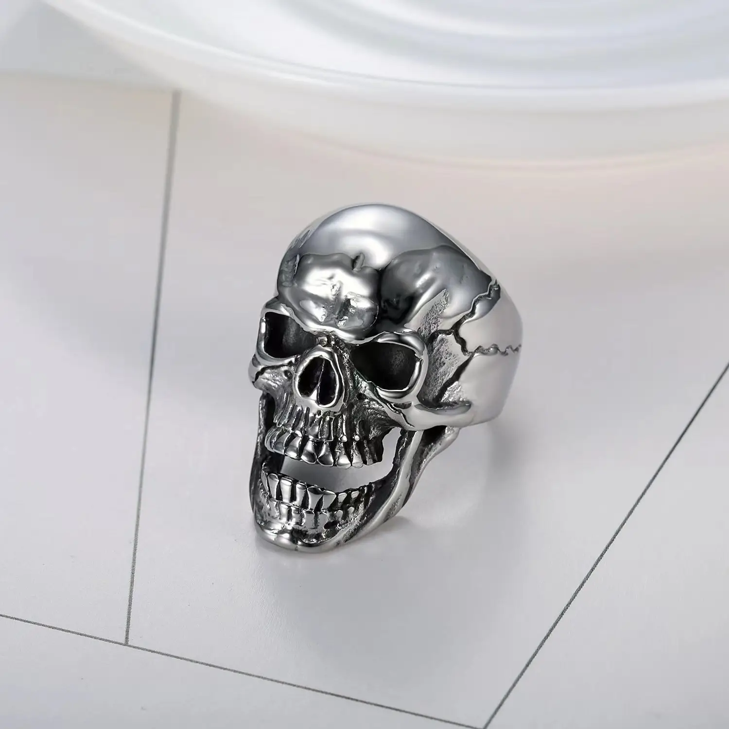 Titanium Steel Cracked Skull Ring for Men - Image 4