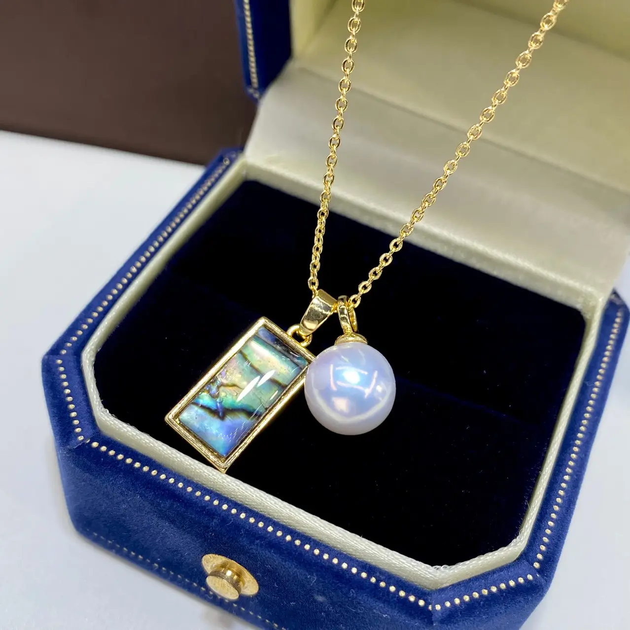 Pearl & Abalone Pearl Necklace 18K Gold Plated - Image 5