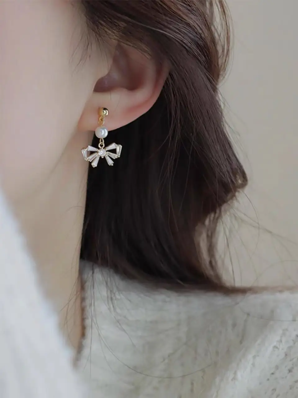 Bow Pearl Earrings Korean Style Elegant Ear Clip — feature 1