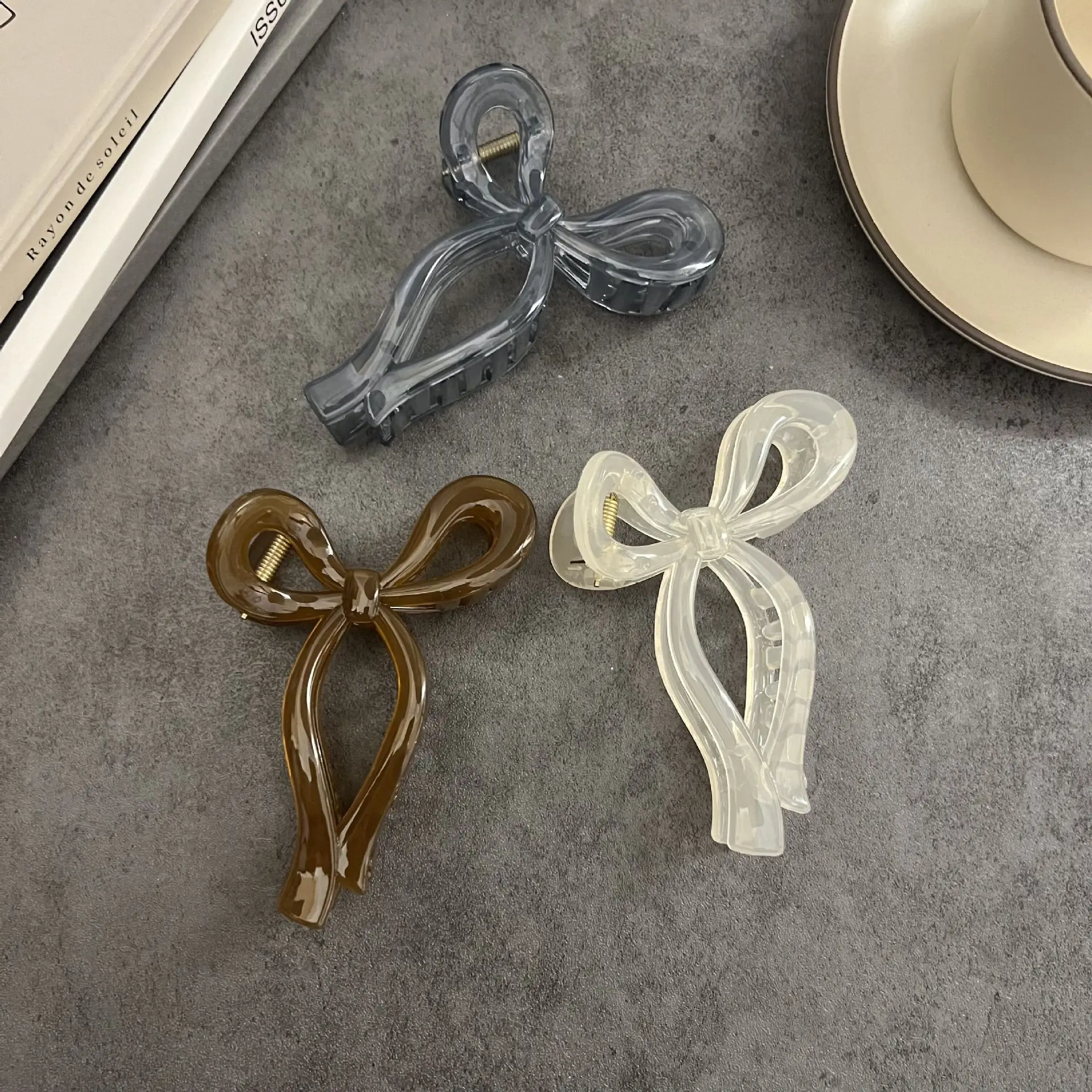 Bowknot Large Grab Clip Summer Hairpin for Women - Image 4